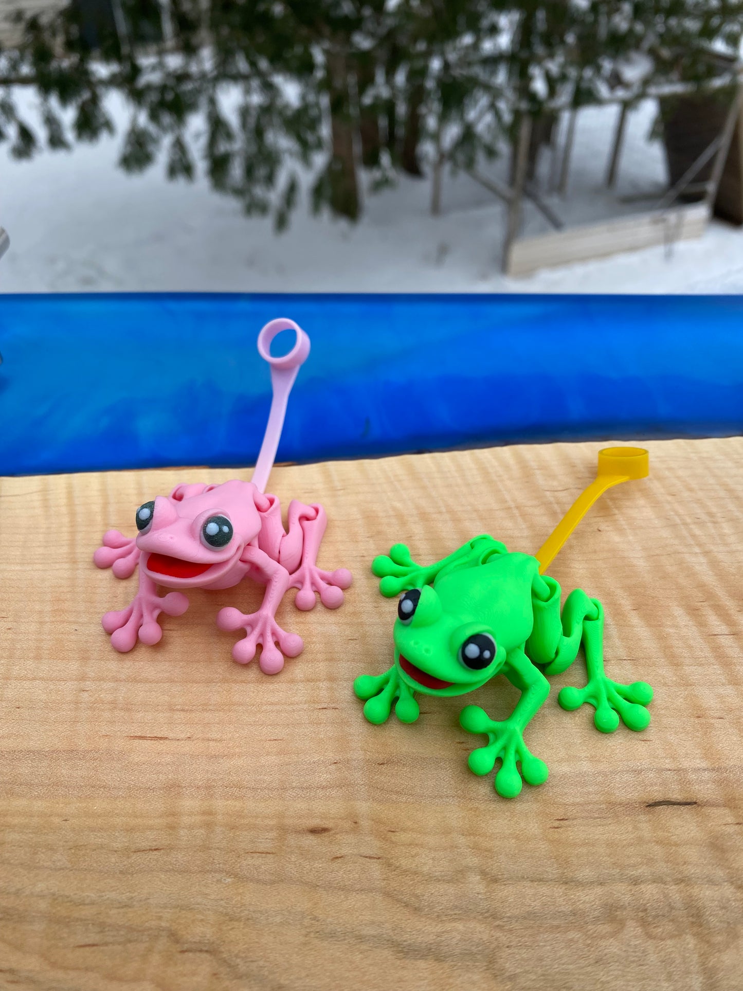 Tree Frog Super Cute Articulated Frog Straw Topper/ Charm for Stanely Tumblers and other 9.5mm Straws