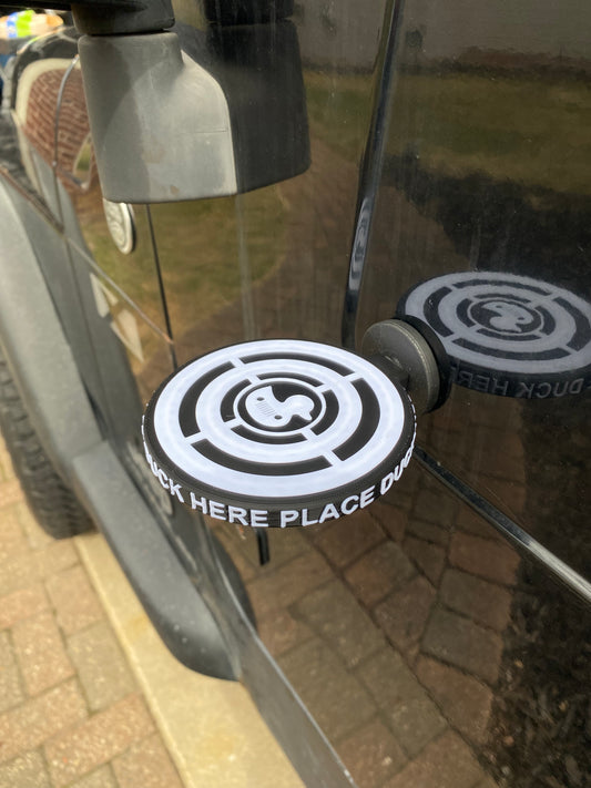 Magnetic Duck Landing Pad for Jeep