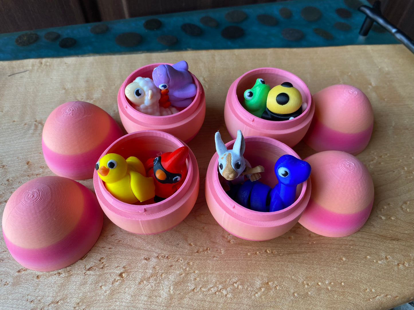 MYSTERY Fidget Easter Eggs- 4 Eggs Filled With 2 Articulated Flexy Mystery Fidgets Per Egg